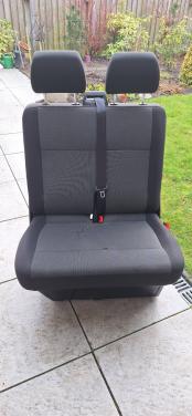 Tweezitsbank, bijrijdersbank T5/T6