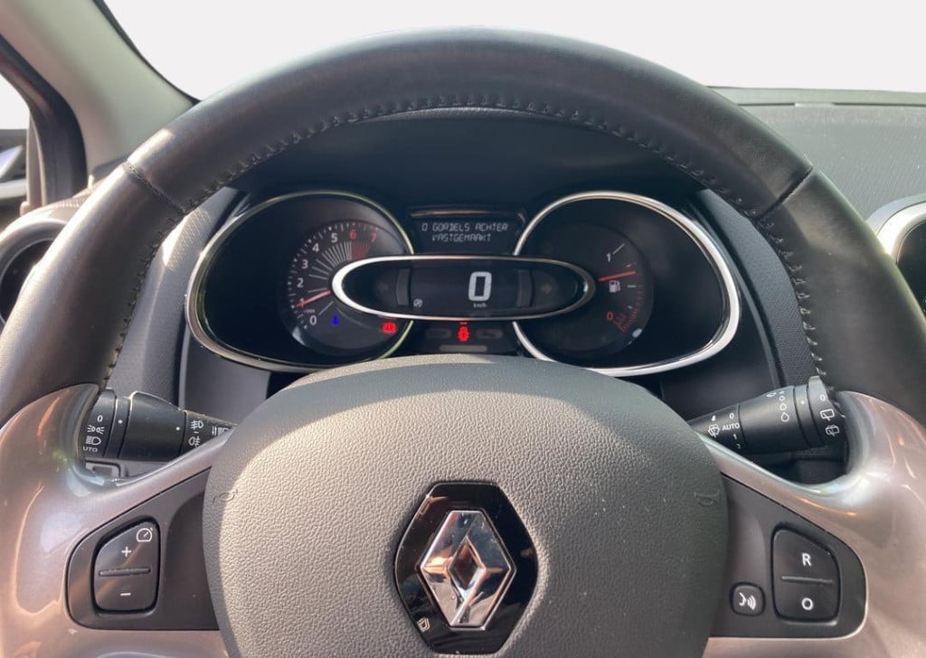 Renault Clio estate 0.9 tce limited -trekhaak