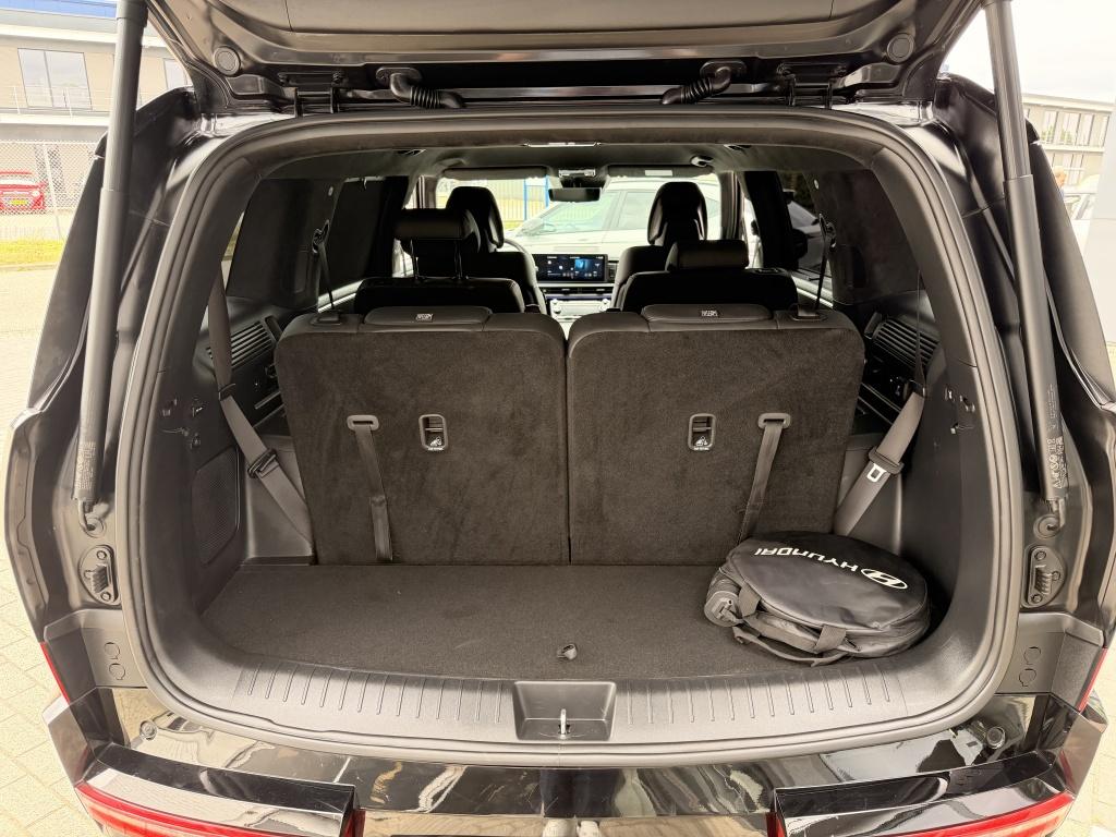 Hyundai Santa Fe 1.6 t-gdi phev black line 6 zits | elek. trekhaak | full o
