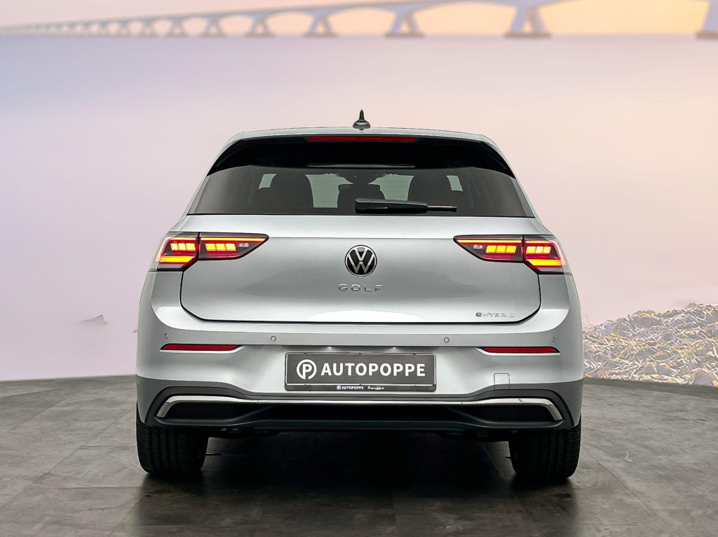 Volkswagen Golf 1.5 ehybrid style edition