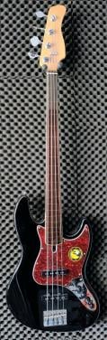 Sire Marcus Miller V7 fretloze basgitaar.