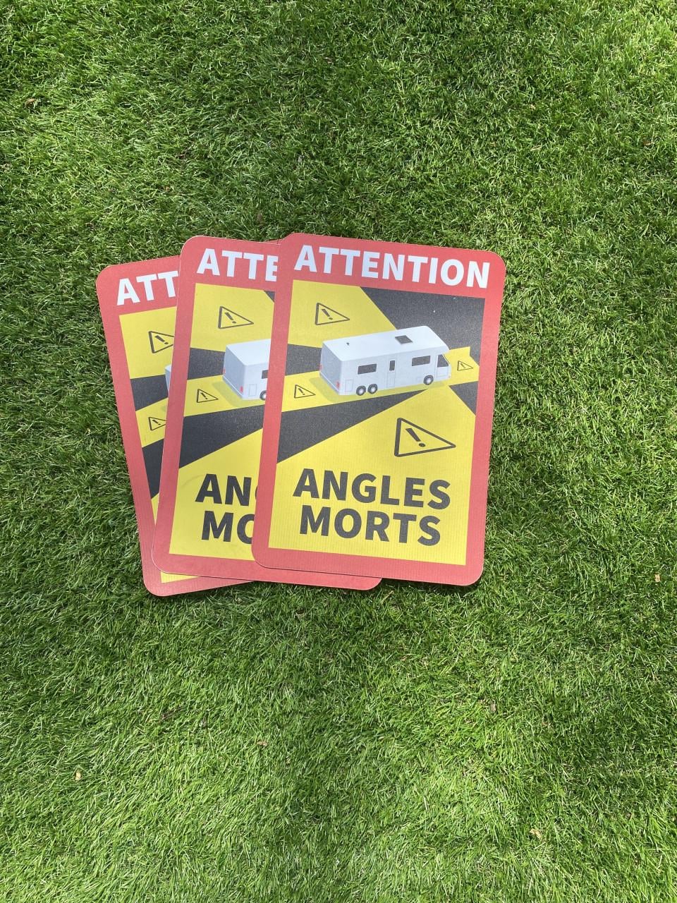 3 x Angles Morts magneetstickers.