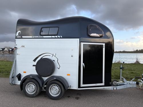 2 paards aluminium Cheval Liberte met zadelkamer en klep/deur