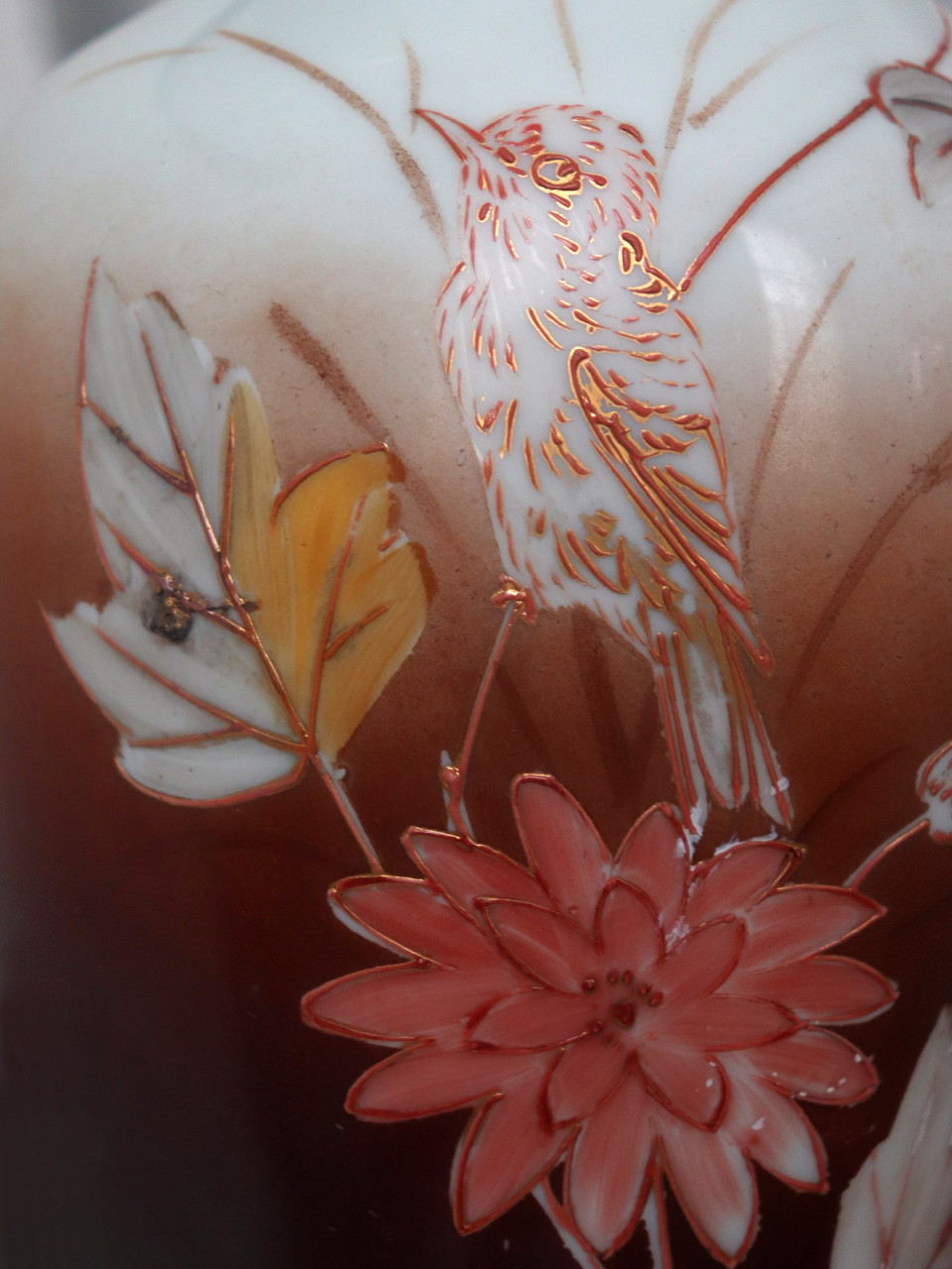 Twee opaline vazen