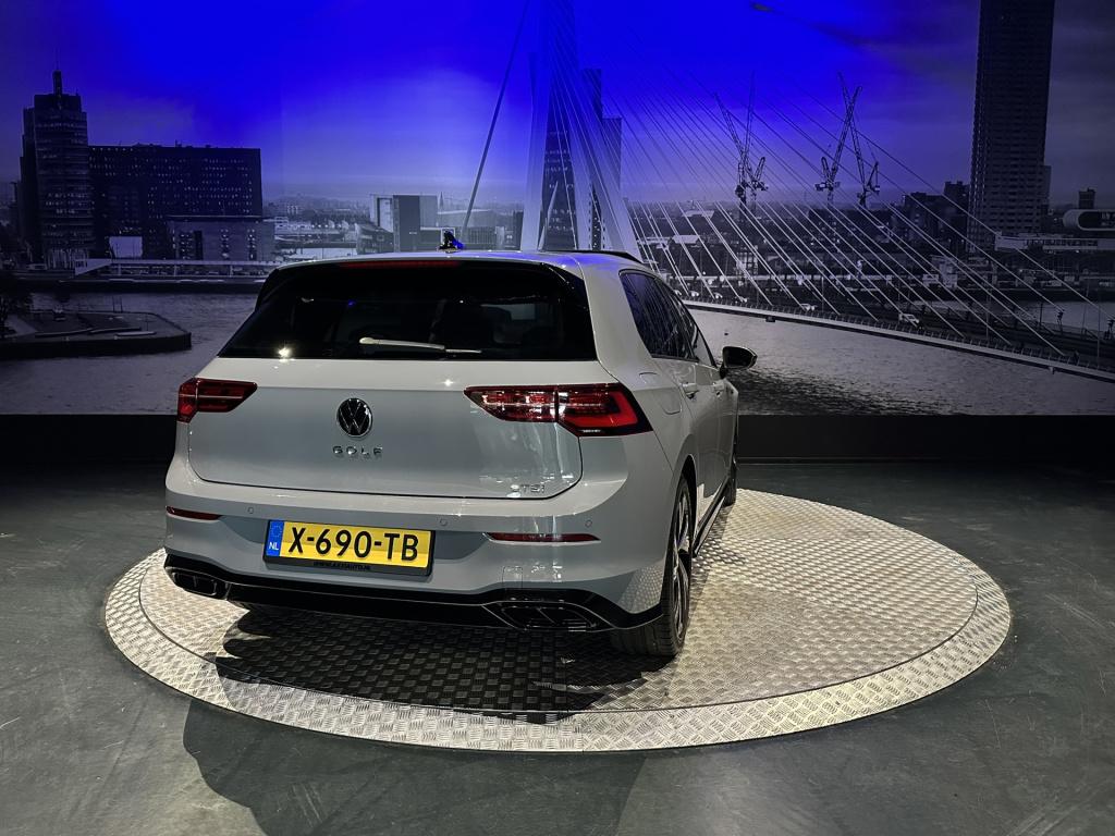 Volkswagen Golf 1.5 etsi r-line business *pano*camera*navi*appconnect*