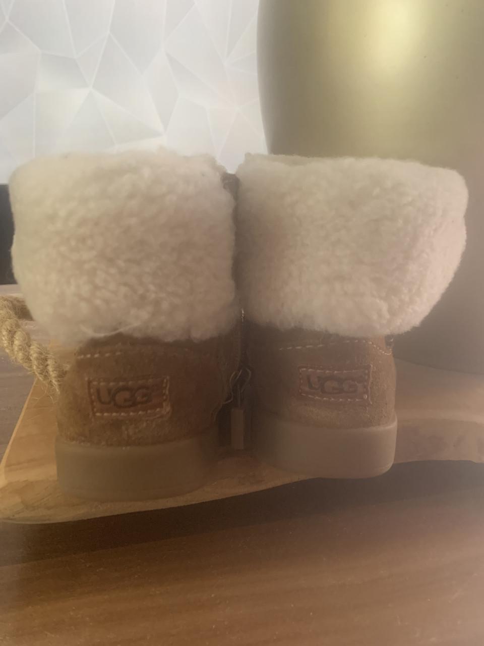 Ugg laarsjes maat 18