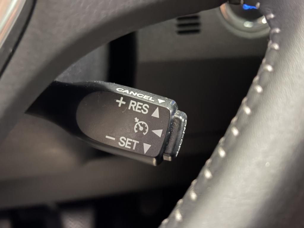 Toyota Auris 1.2t volcano edition