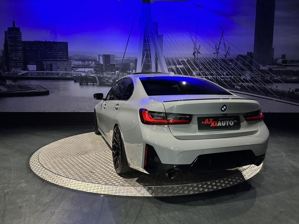 BMW 3-serie 330i m-sport *competitionstoelen*schuifdak*m-sport pro*