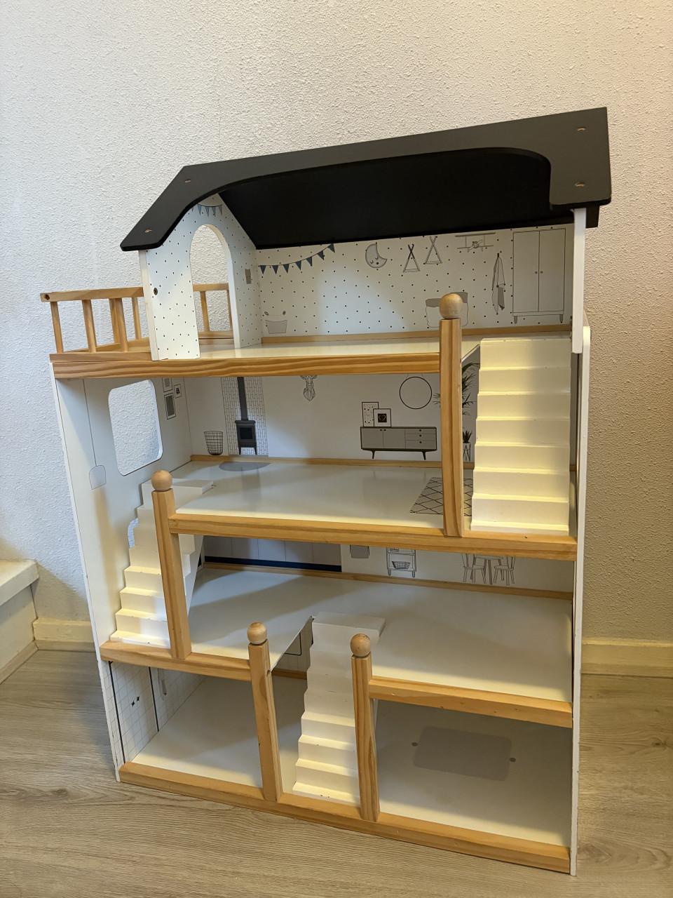 Poppenhuis van Petit Amelie incl. Meubels