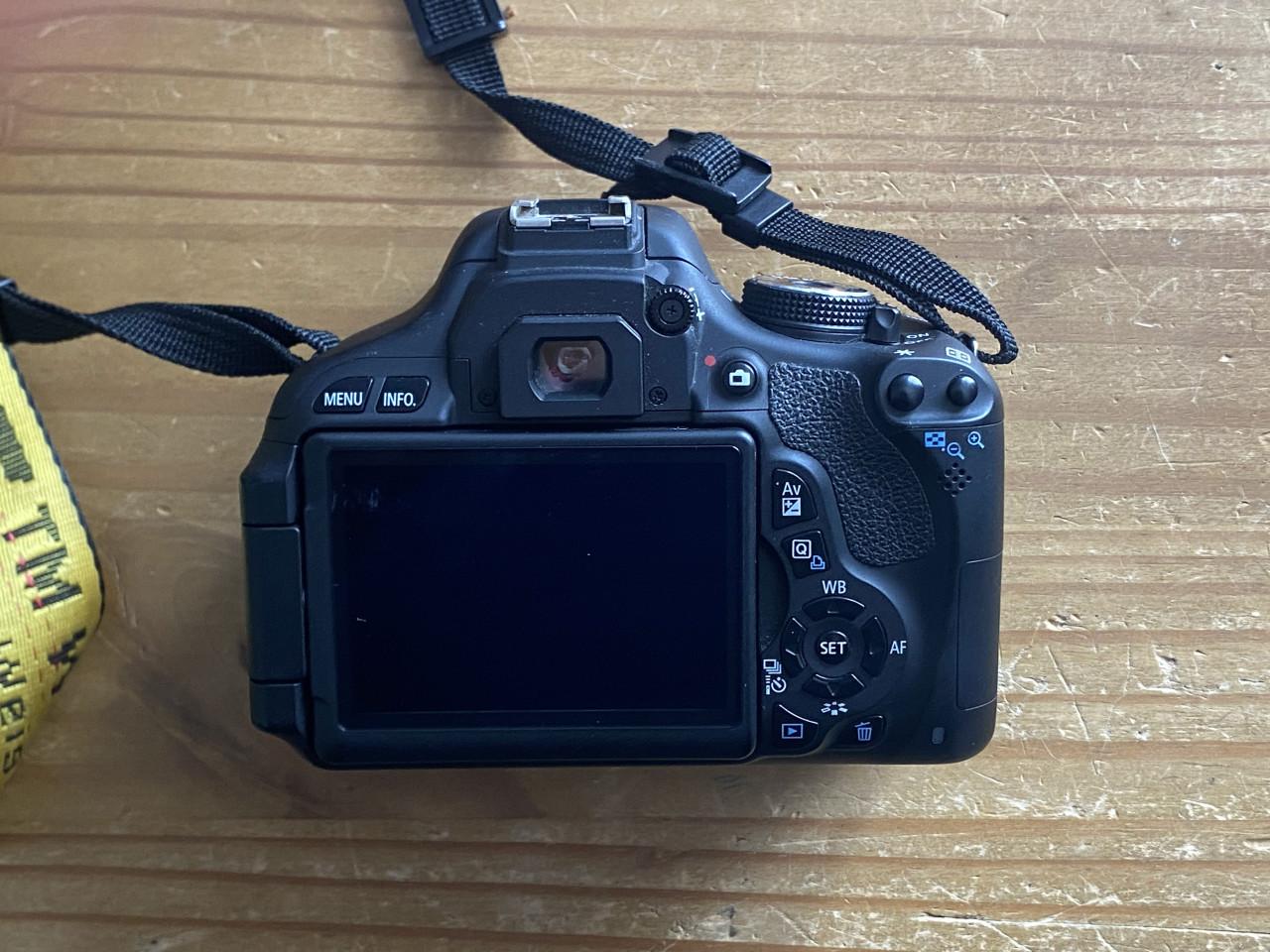 Canon EOS 600D set incl. 3 lenzen, tas en meer
