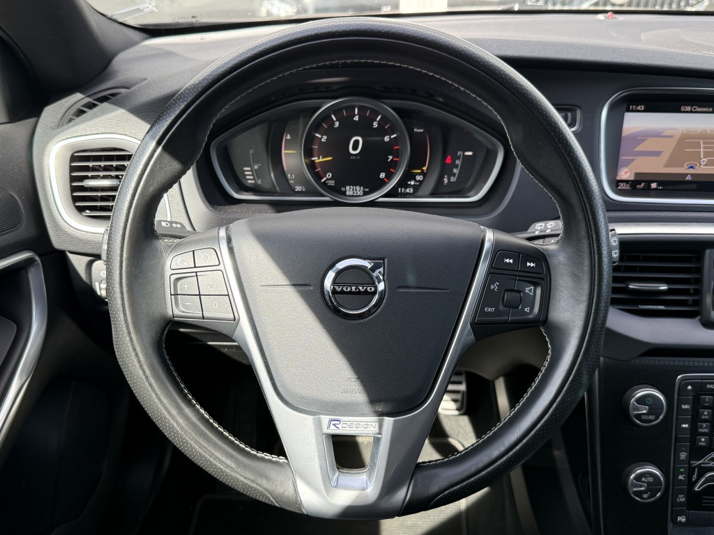 Volvo V40 t3 153pk aut6 polar+ sport| panodak| camera| trekhaak| keyless|