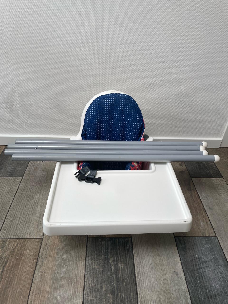 Ikea kinderstoel met blad, verkleiner & harnas