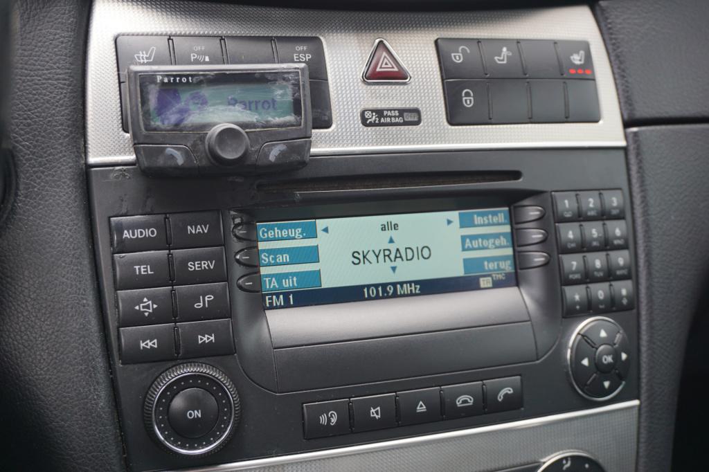 Mercedes-Benz Clk-klasse cabrio 200 k. elegance automaat - airco / cruise /