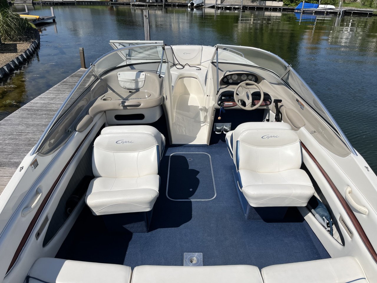 Bayliner Capri 235LX V8 5lit 220pk incl nieuwe trailer (2021)