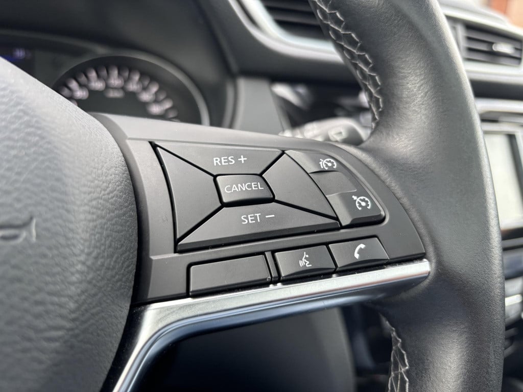 Nissan Qashqai 1.3 dig-t n-connecta design pack | trekhaak | panoramadak | 