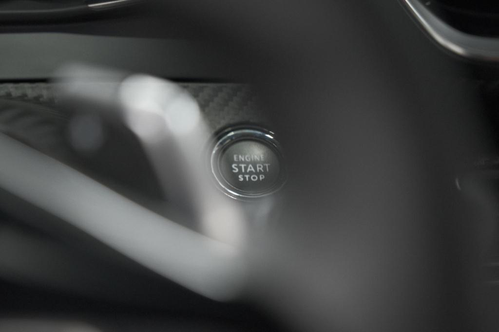 Peugeot 2008 puretech 130 eat8 allure | 360 camera | adaptieve cruise contr