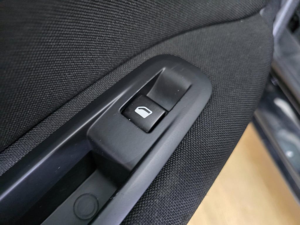 Peugeot 308 sw occasion stationwagen met trekhaak en grote kofferbak | twee
