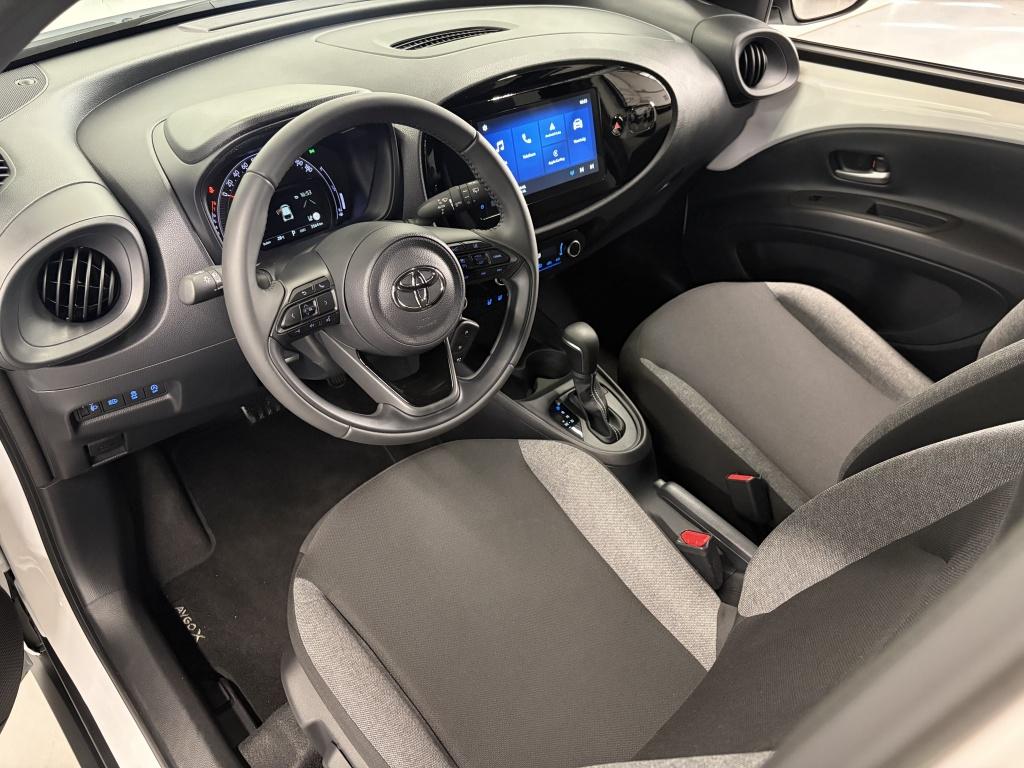 Toyota Aygo x 1.0 vvt-i s-cvt first| stoelverw.| carplay| led| lichtmetaal|