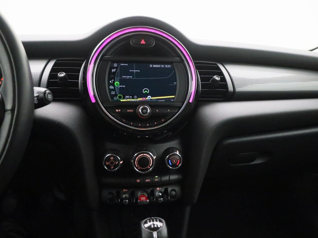 Mini Cooper mini 1.5 | lmv | parkeer sensoren | navigatie | airco | cruise 