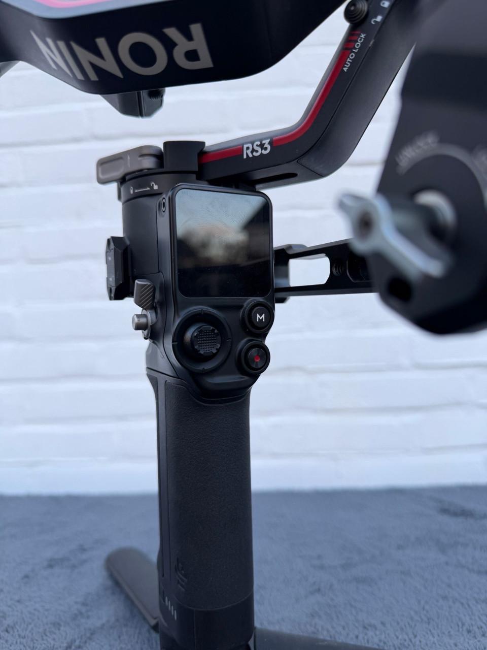 DJI- RS3 Gimbel + SmallRing Sling handgrip + Smallrig Vertical