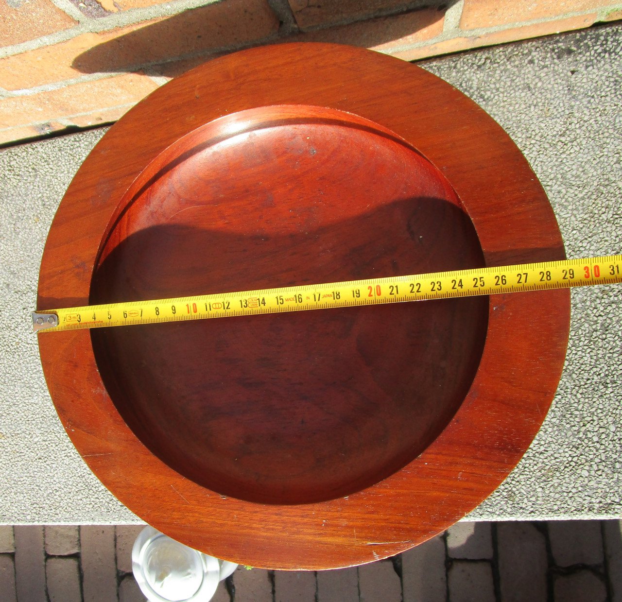 Ronde houten fruitschaal.