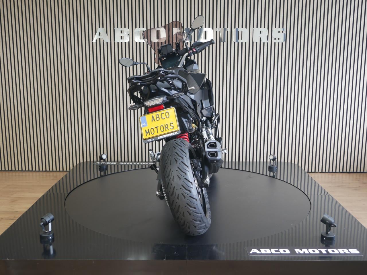 BMW F 900 XR Triple Black