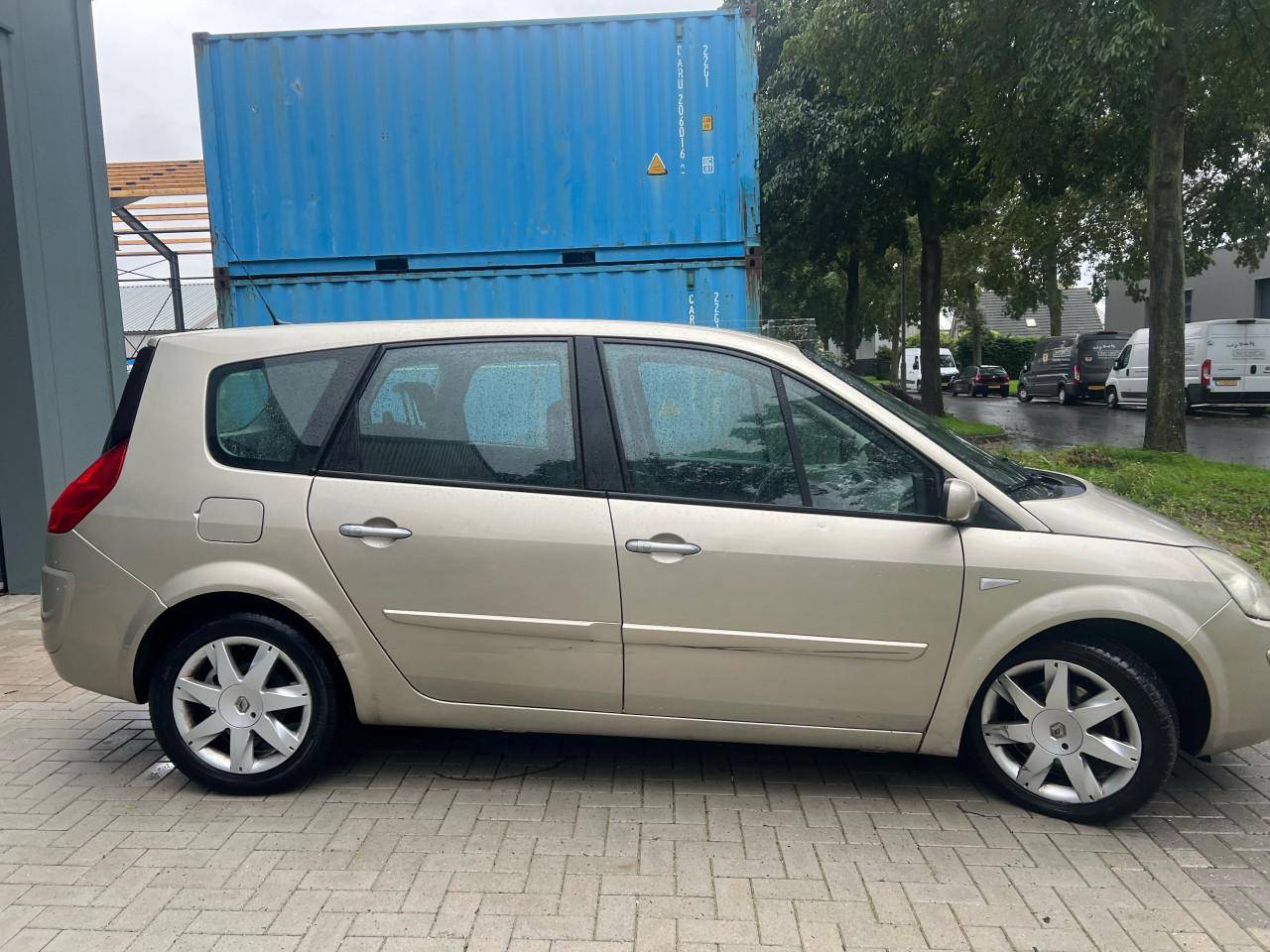 Renault Grand Scenic 2.0-16V Tech Line