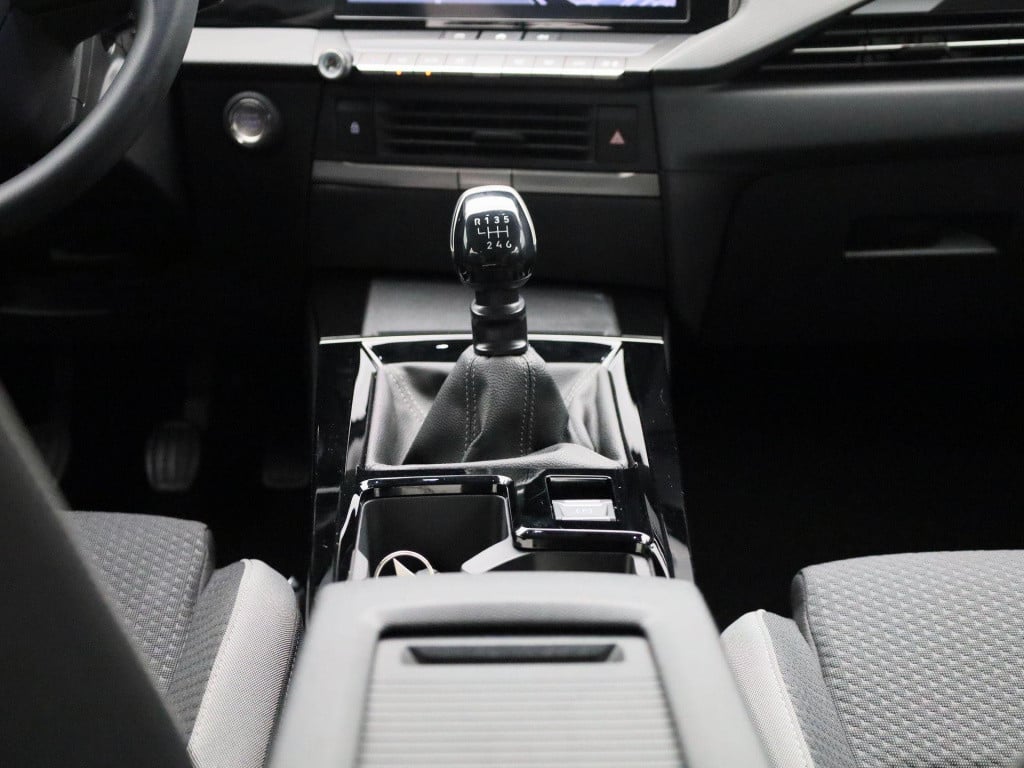 Opel Astra 1.2 edition | lmv | parkeer sensoren | virtual cockpit | climate
