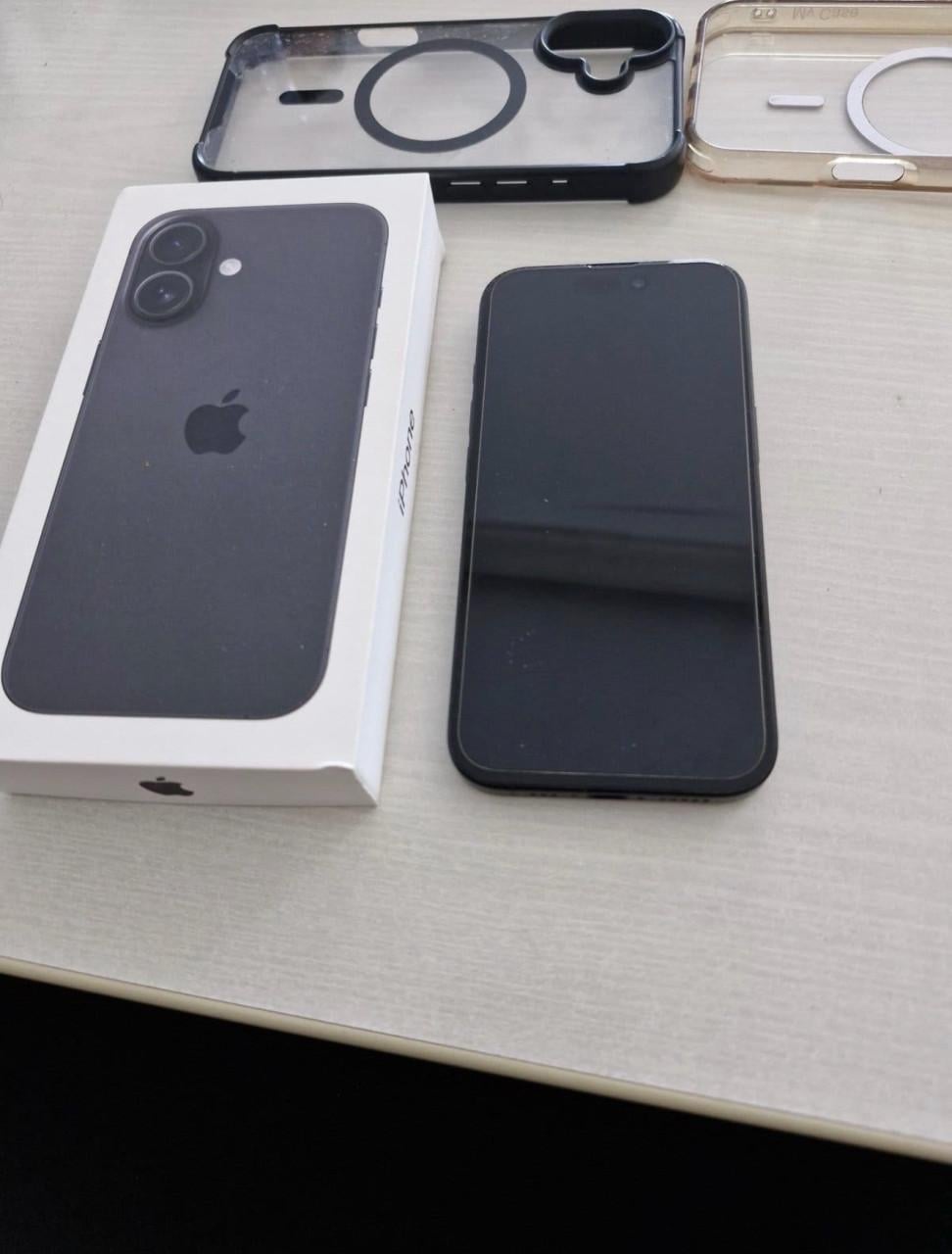 IPhone 16 128GB Zo goed als nieuw