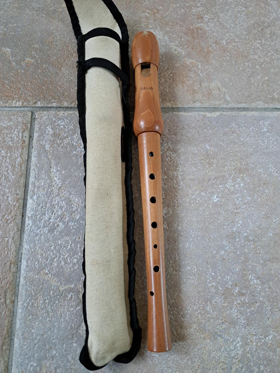 2 HOUTEN BLOKFLUITEN AURA EN  ZAMIR