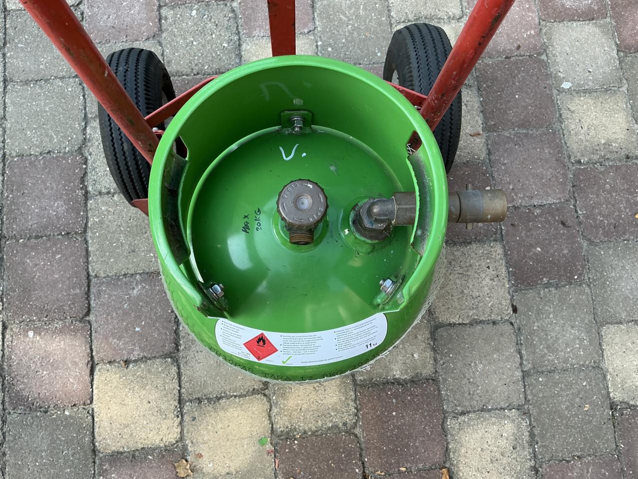 Gasfles met opvulkoppeling.