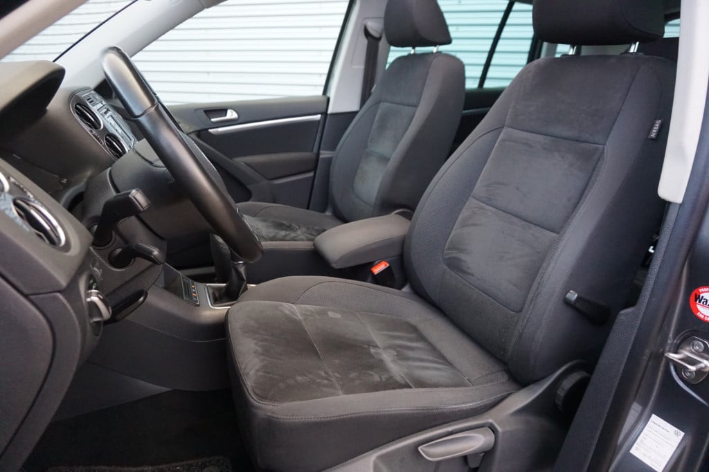 Volkswagen Tiguan 1.4 tsi sport&style airco / navi / cruise / pano / lane a