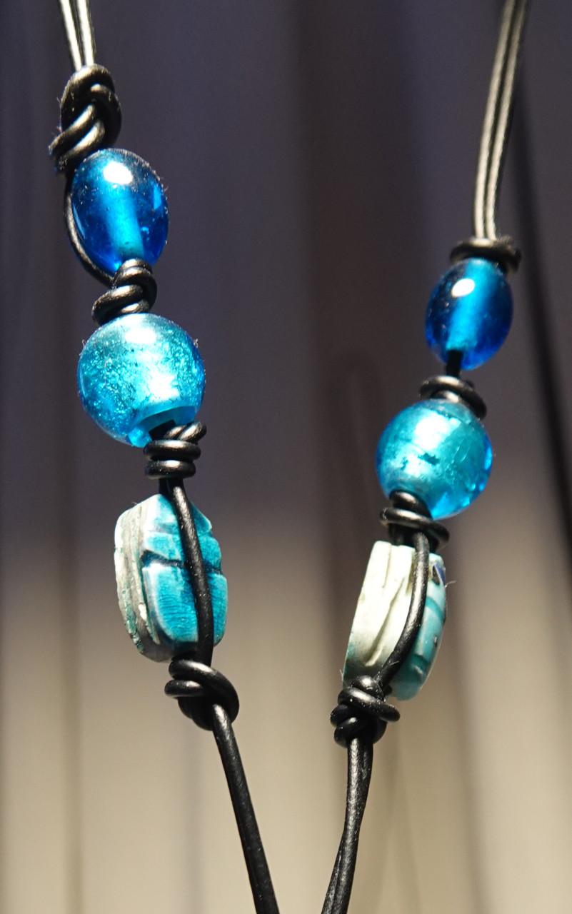 Nieuwe boho stijl lange ketting zwart, blauw en turkoois