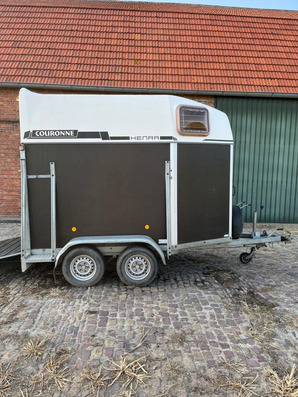 Trailer Henra