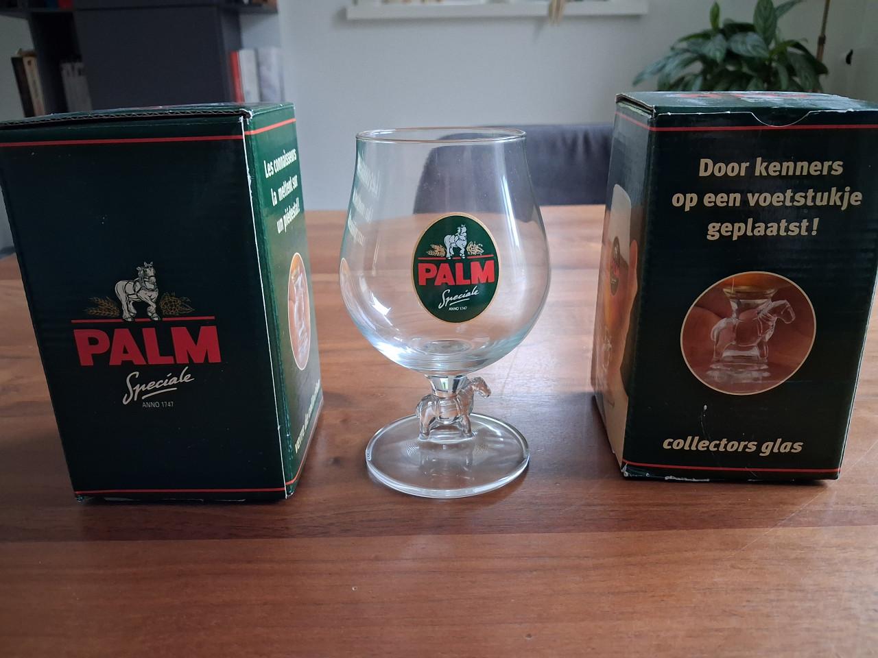 Palmglazen met paardenkoets. Nieuw in originele verpakking