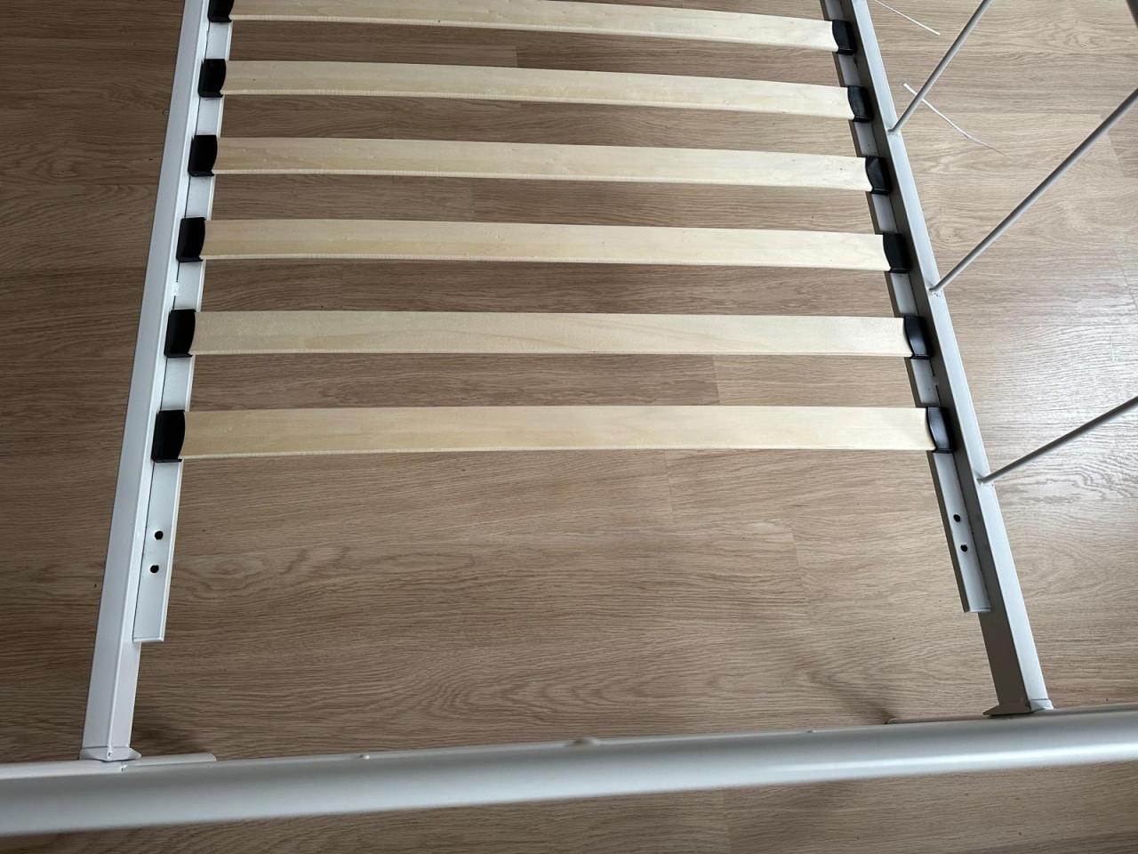 Eenpersoonsbed meisje