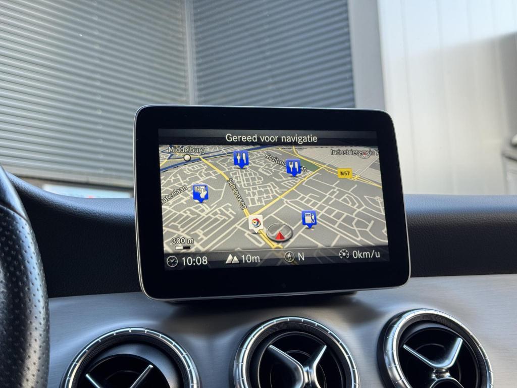 Mercedes-Benz Cla shooting brake 180 amg-line automaat, nl-auto!