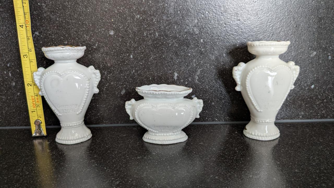Antieke driedelige set Duitse porseleinen miniatuur vaasjes - Germany 3109