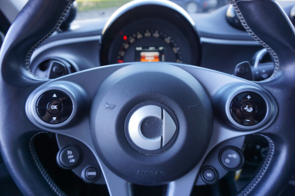 Smart Forfour 1.0 t brabus automaat panoramadak / navi / cruise / camera / 