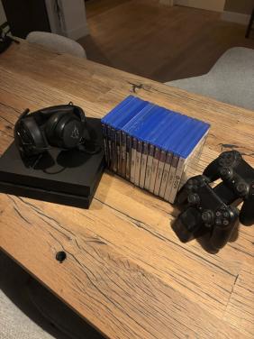 Playstation 4 - 1TB