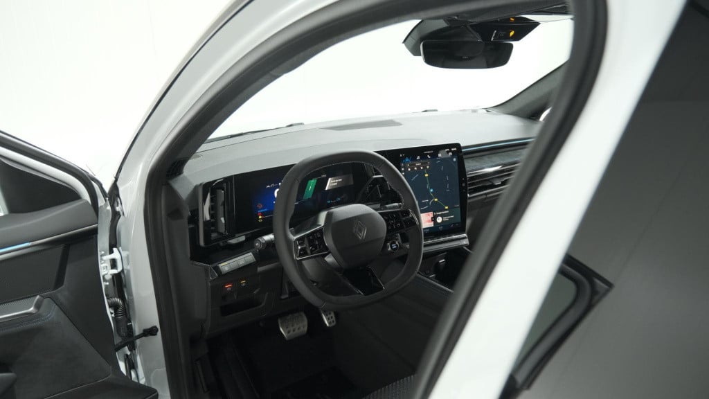 Renault Austral e-tech hybrid 200 techno esprit alpine | panoramadak | came