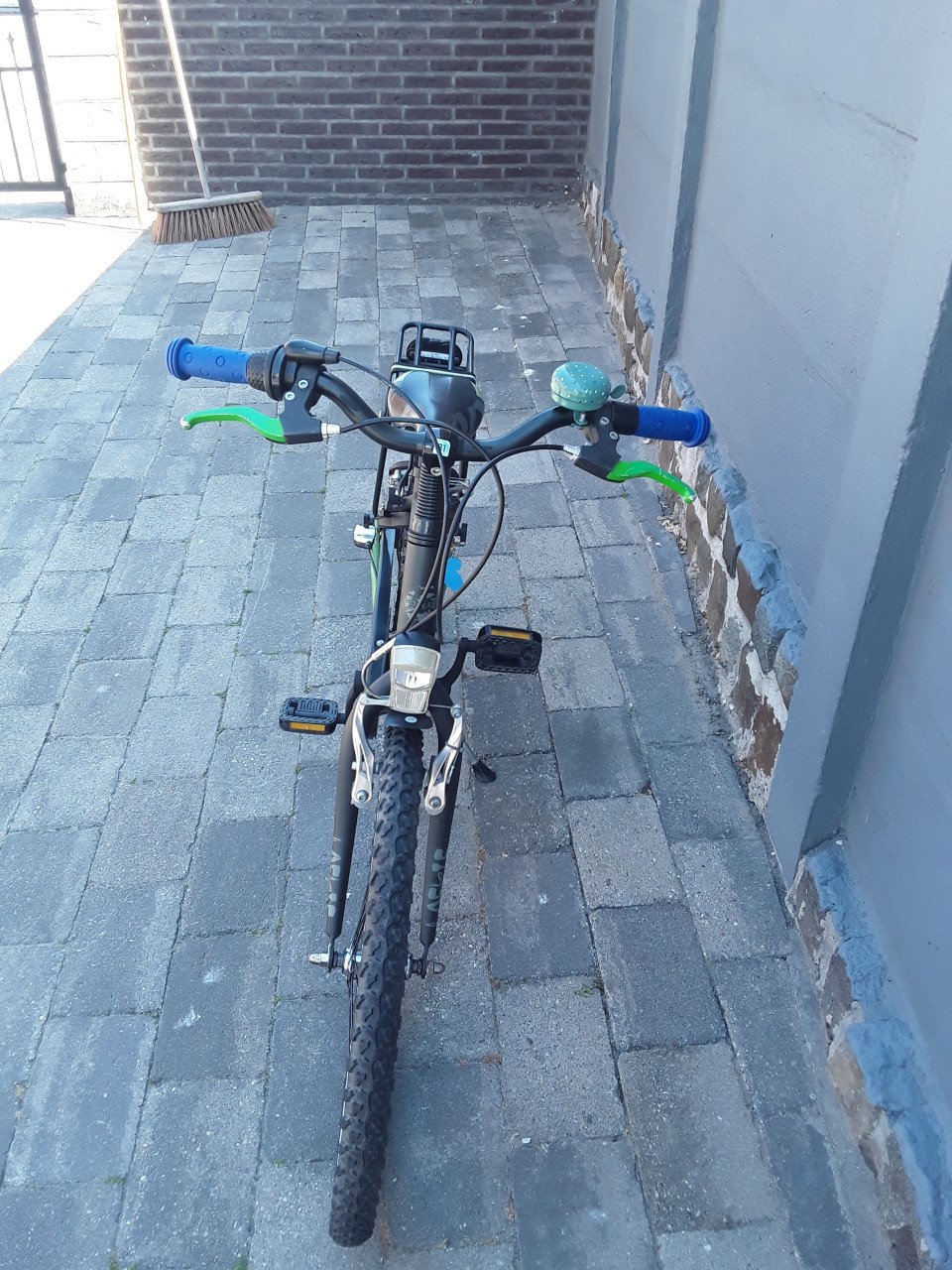 Te koop een mooie loekie booster jongens fietsje