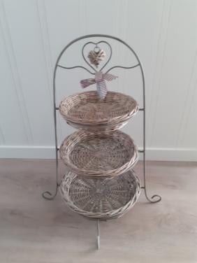 Etagere met 3 mandjes