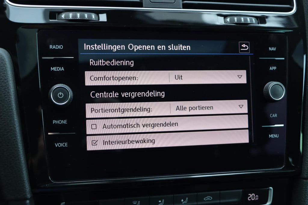 Volkswagen Golf 1.6 tdi highline r-line