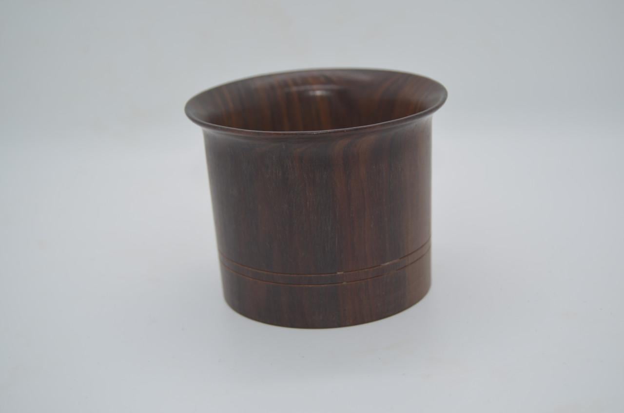 Mooi houten knottenbakje