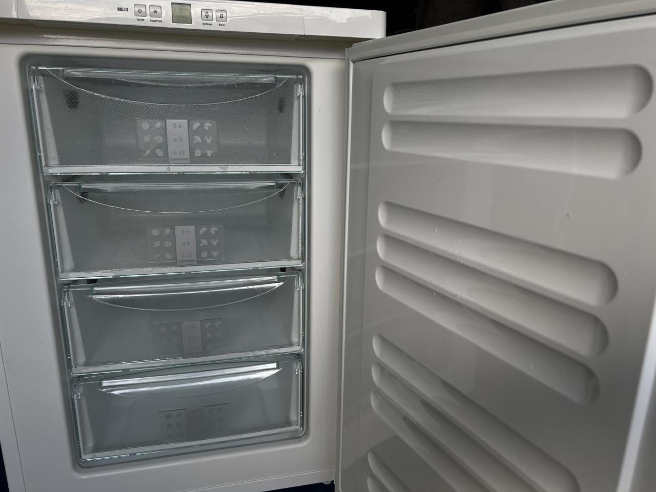 Liebherr vrieskast 85x61 cm. 4 laden Vriezer 106 liter klasse A++