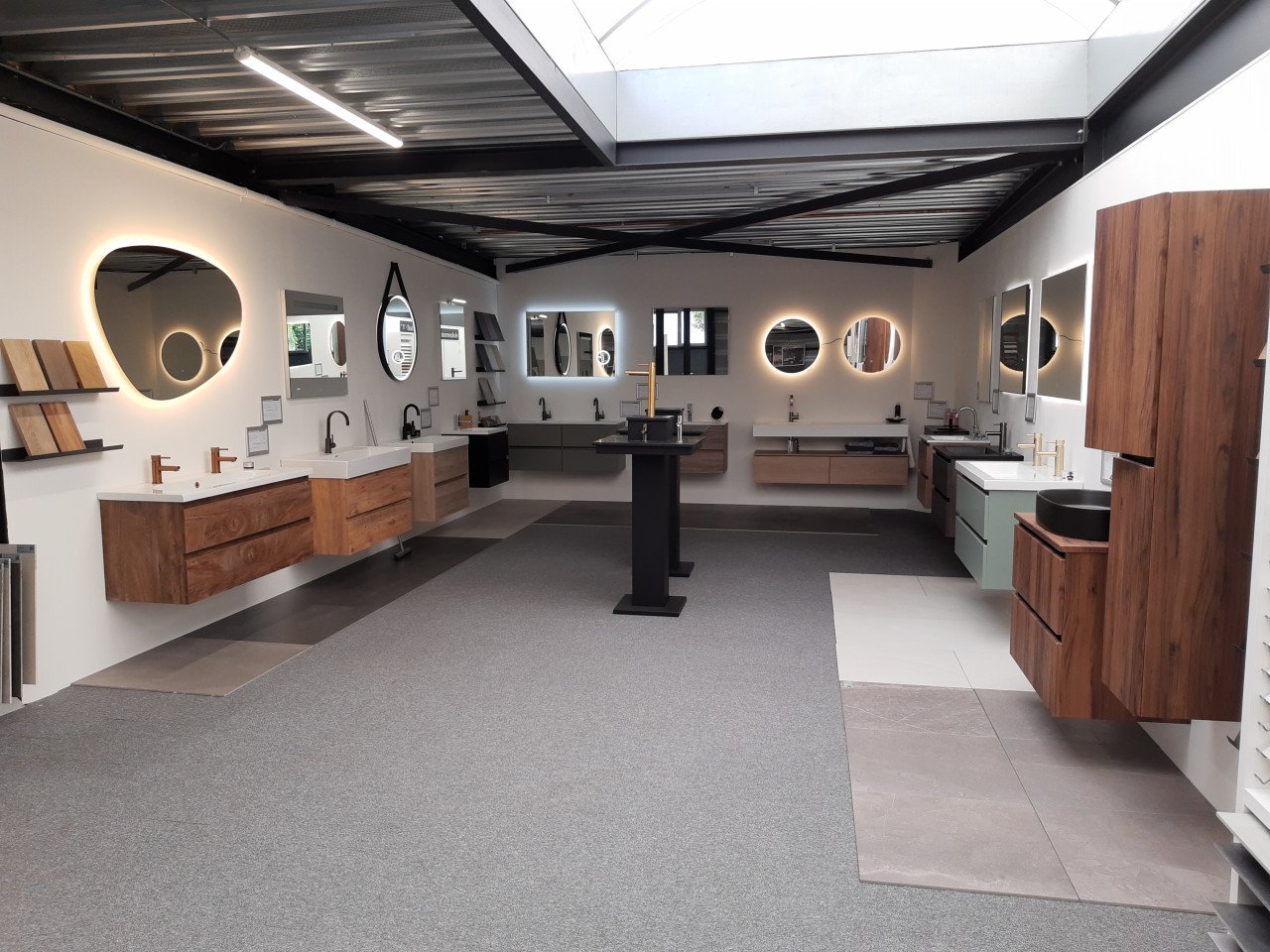 3030-310 ca 7,5 m² grijze betonlook tegels, 30x60 cm, van € 55,10/m² voor