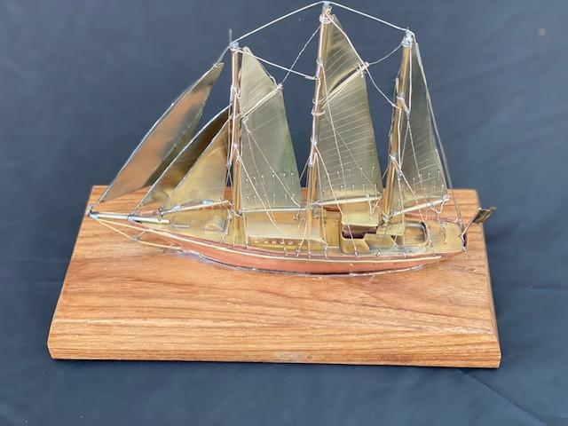 Schitterend handgemaakt model van de Eendracht in koper/messing/cunifer