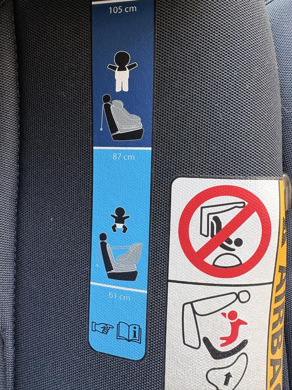 2 keer Maxi-Cosi AxissFix + 2 airlayers