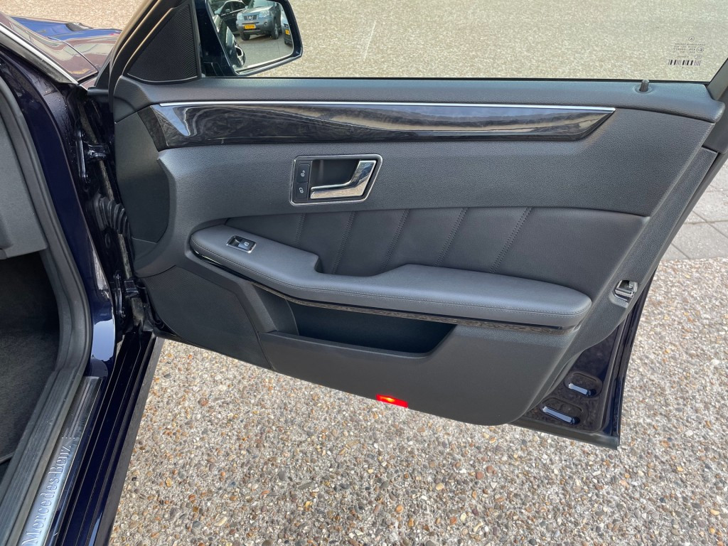 Mercedes-Benz E-Klasse e350 avantgarde / luchtvering